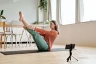 A hollow body hold builds a strong core. (Image via Pexels/ Mikael Blomkvist)
